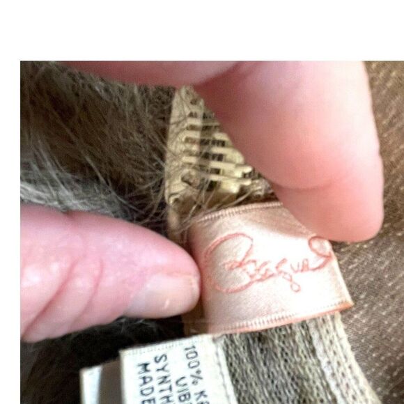 Raquel Welch Wig Memory Cap 100% Kanekalon Vibralite Salt Pepper Pixie Cut - Picture 8 of 10